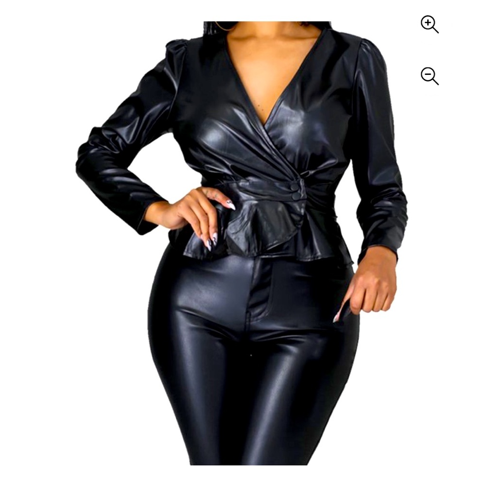 wsevypo Womens Shiny Metallic Crop Top Vegan Faux Leather Top - NWOT